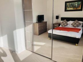 Elegant Double Room with private bathroom in Central Reading